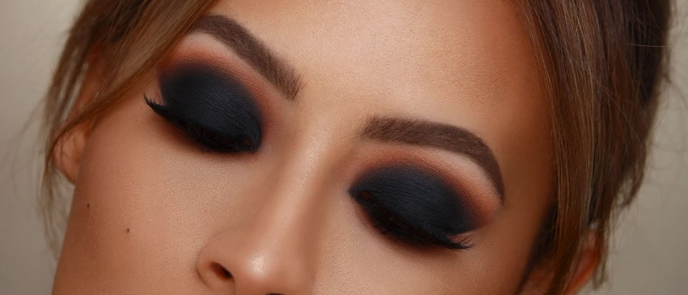 Classic Black Smokey eye