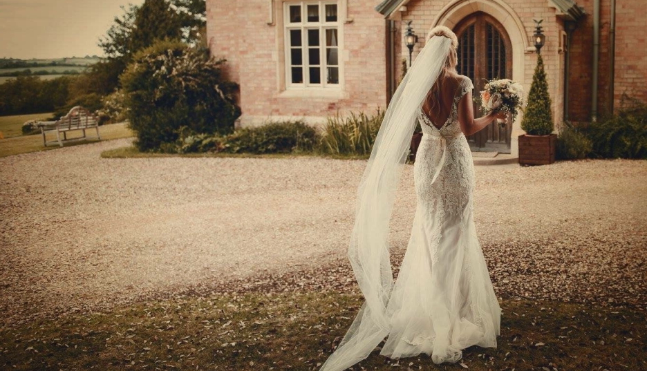 The Wedding Veil Lengths Guide: Get the Right Length for Your